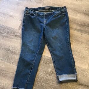 Torrid Dark Blue Crop Boyfriend Jeans
Inseam approx 26”